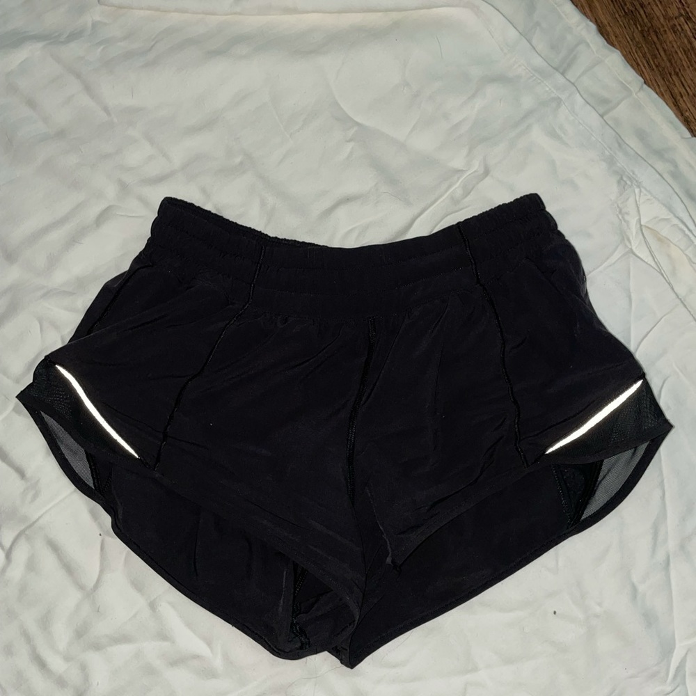 Lululemon Hotty Hot Shorts High Rise 4”